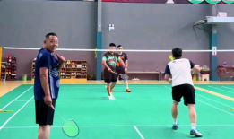 打羽毛球视频,跟随视频学技巧，提升你的球技水平